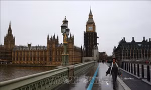 Cảnh sát Anh phong tỏa khu vực quanh tháp Big Ben do sự cố hy hữu