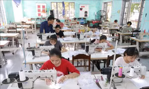 Tỷ lệ thất nghiệp khu vực nông thôn thấp hơn gần hai lần so với thành thị