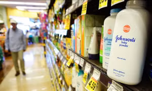 Johnson & Johnson tiến gần thỏa thuận dàn xếp vụ kiện chất gây ung thư