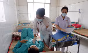 'Chiến sĩ áo trắng' nơi biên cương - Bài cuối: Hết lòng vì người bệnh