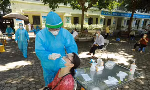 Hà Nội: Xét nghiệm COVID-19 diện rộng cho người dân phường Nghĩa Đô