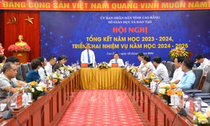 Bộ trưởng Nguyễn Kim Sơn: Cao Bằng cần quan tâm đầu tư cho giáo dục vùng sâu, vùng xa