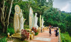 Du lịch tâm linh ở Bình Thuận hút khách