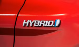 Xe hybrid 'lên ngôi' - Hồi chuông cảnh báo