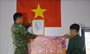 'Chắc tay súng' đón Tết ở vùng biên