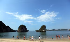 Quảng Ninh: Sẽ khai thác thêm nhiều bãi tắm trên Vịnh Hạ Long 