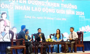 Long An: Tuyên dương 300 công nhân lao động giỏi năm 2024