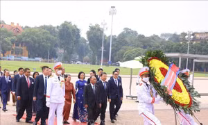 Chủ tịch Quốc hội Campuchia vào Lăng viếng Chủ tịch Hồ Chí Minh
