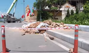 Khẩn trương xử lý vị trí tiềm ẩn đá rơi trên núi Bài Thơ