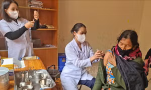 Đồng bào K’Ho ở Lâm Đồng phấn khởi tiêm vaccine phòng dịch COVID-19