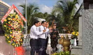 Tiền Giang tổ chức Lễ giỗ Anh hùng dân tộc Thủ khoa Nguyễn Hữu Huân