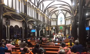 Hai ngôi nhà thờ độc đáo