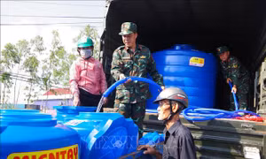 Mùa mưa vẫn 'nóng' chuyện nước sinh hoạt
