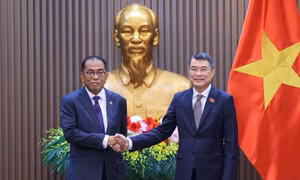 Thủ tướng Lê Minh Hưng tiếp Bộ trưởng Quốc phòng Malaysia