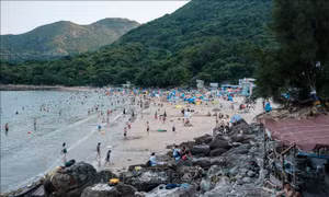 Hong Kong (Trung Quốc) ghi nhận nắng nóng bất thường trong tháng 7