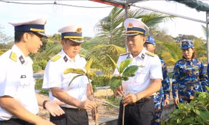 Chung tay xây dựng, xanh hóa Trường Sa thân yêu
