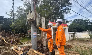 Ngành điện dồn lực ứng phó bão số 10 tại Nghệ An