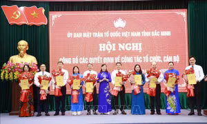 Công bố các quyết định về công tác cán bộ Ủy ban MTTQ tỉnh Bắc Ninh