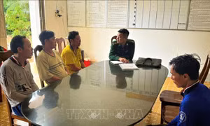 Kịp thời cứu 5 ngư dân trôi dạt ở vùng biển Côn Đảo 