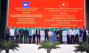Phát huy truyền thống đoàn kết hữu nghị và phát triển quan hệ Việt Nam - Campuchia