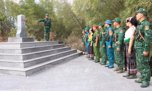 Gắn kết quân dân, bảo vệ chủ quyền biên cương