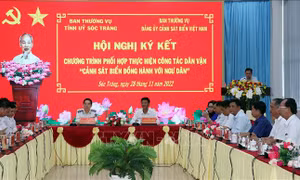 Cảnh sát biển đồng hành với ngư dân tỉnh Sóc Trăng