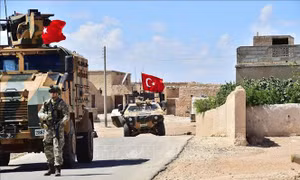 Thổ Nhĩ Kỳ tiếp tục đưa xe tăng và thiết giáp tới biên giới với Syria