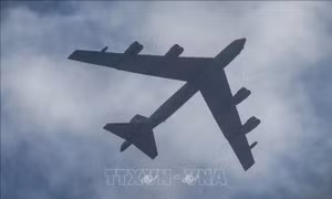 Mỹ điều động 2 máy bay ném bom chiến lược B-52 đến Romania