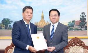 Thúc đẩy quan hệ Việt Nam - Lào thông qua hợp tác đầu tư giữa các địa phương