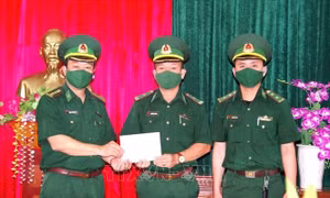 Quảng Bình: Khen thưởng lực lượng Biên phòng truy bắt người nhập cảnh trái phép