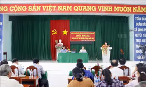 Phó Chủ tịch nước Đặng Thị Ngọc Thịnh tiếp xúc cử tri tại tỉnh Vĩnh Long