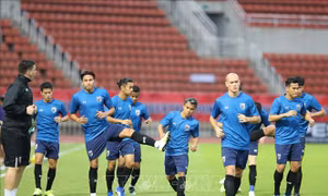 Vòng loại World Cup 2022: Chanathip và Quang Hải - 'Kẻ tám lạng, người nửa cân'