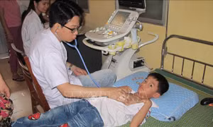 Khám, sàng lọc tim miễn phí cho trên 2.200 trẻ em