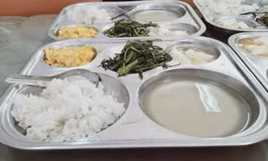 Hà Nội: Yêu cầu làm rõ phản ánh về bữa ăn bán trú không đảm bảo chất lượng