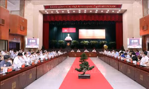 Triển khai chủ trương khuyến khích, bảo vệ cán bộ năng động, sáng tạo 
