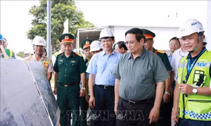 Thủ tướng kiểm tra tiến độ dự án nhà ga T2 cảng hàng không Đồng Hới