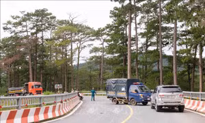Thông đèo D’ran Đà Lạt sau 1,5 tháng ách tắc vì sạt lở do mưa lũ