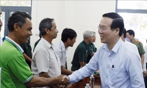 Chủ tịch nước Võ Văn Thưởng thăm xã nông thôn mới nâng cao Vĩnh Tế
