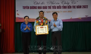 Tôn vinh những nhà giáo tiêu biểu, nhân rộng gương sáng 'trồng người'