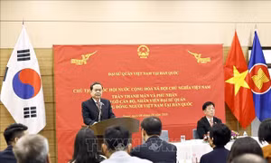 Chủ tịch Quốc hội Trần Thanh Mẫn gặp gỡ cộng đồng người Việt Nam tại Hàn Quốc