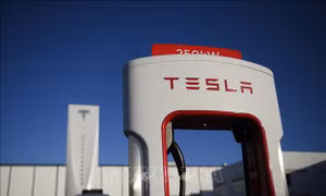 Mỹ: Các nhà sản xuất trạm sạc EV lên tiếng về việc áp dụng tiêu chuẩn Tesla
