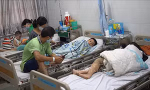 TP Hồ Chí Minh: Thêm 20 học sinh và 2 cô giáo nhập viện nghi do ngộ độc thực phẩm