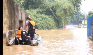 Thái Nguyên tích cực hỗ trợ người dân vùng tâm lũ