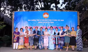 Gia đình Việt đỡ đầu sinh viên Lào, Campuchia: Vun đắp tình hữu nghị 