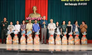 Gặp mặt các gia đình có quân nhân công tác ở Trường Sa, Nhà giàn DK1