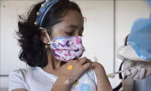 Ecuador kêu gọi người dân tiêm đủ liều vaccine ngừa COVID-19