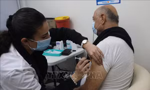 Israel thử nghiệm vaccine ngừa biến chủng Omicron