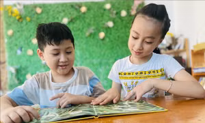 ‘Bí kíp' học 5 ngoại ngữ của hai chị em học sinh tiểu học