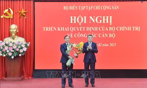 Ông Hoàng Trung Dũng giữ chức Tổng Biên tập Tạp chí Cộng sản