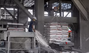 Xuất khẩu xi măng giảm, áp lực tiêu thụ nội địa gia tăng